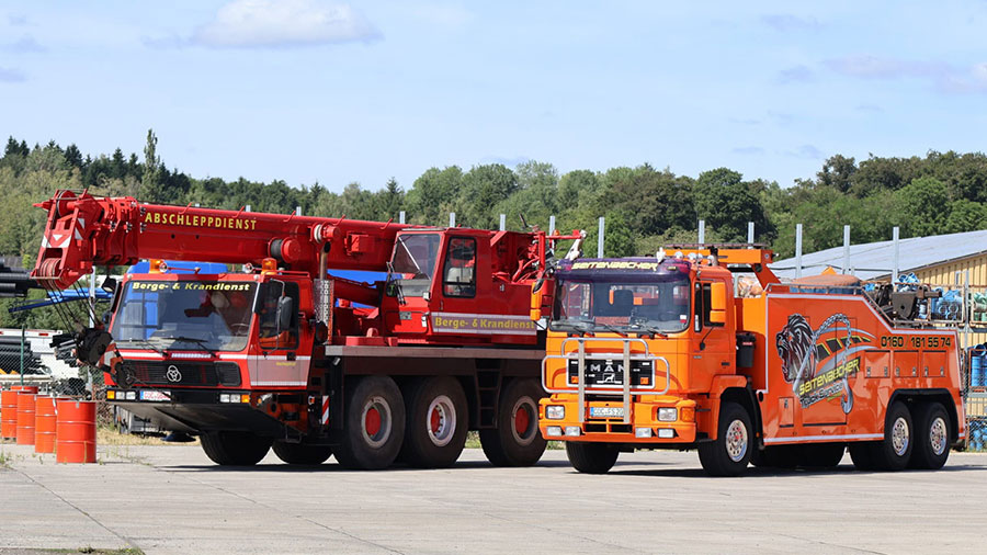 LKW Abschleppdienst Seitenbecher im regionalen Einsatz